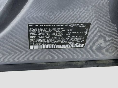 Used 2025 Volkswagen Atlas SE FWD image 33