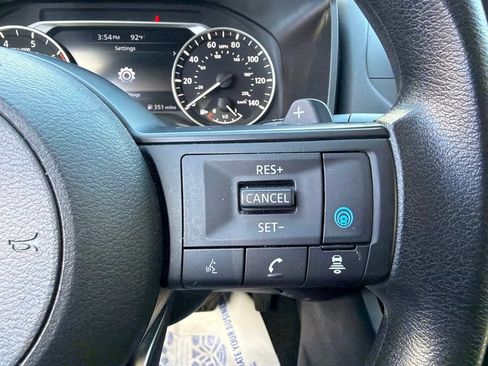 Used 2024 Nissan Rogue SV AWD/4WD image 8
