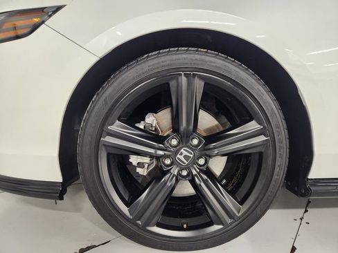 Used 2025 Honda Accord Sport image 8