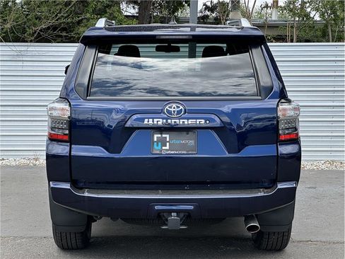 Used 2016 Toyota 4Runner SR5 AWD/4WD image 11