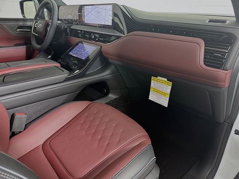 Certified 2026 INFINITI QX80 Autograph w/ Premium Cargo Package image 39