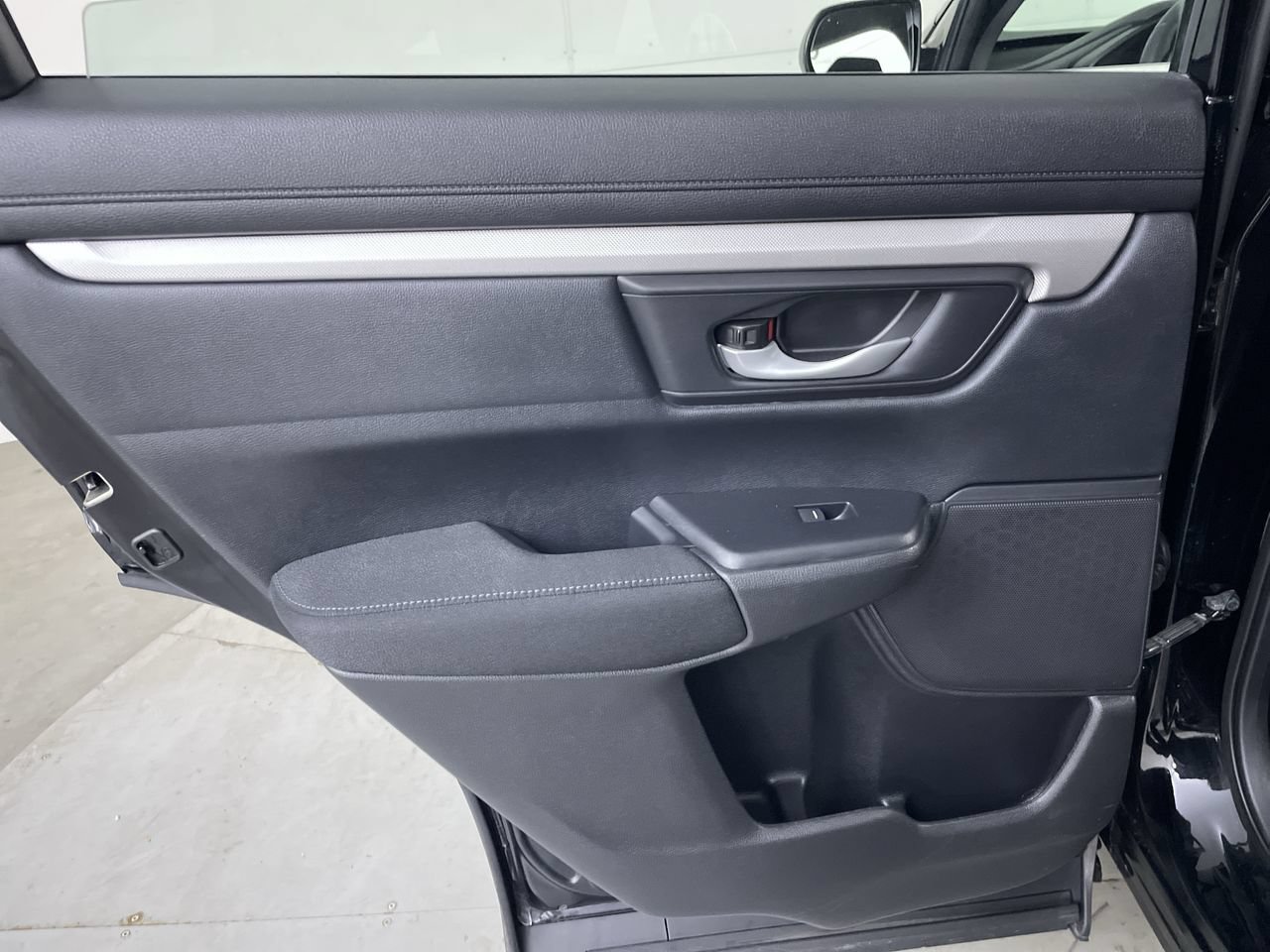 Used 2018 Honda CR-V LX image 20