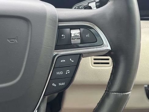 Used 2018 Lincoln Navigator L Reserve w/ Technology Package AWD/4WD image 32