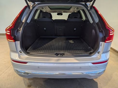 Used 2023 Volvo XC60 B5 Plus w/ Climate Package image 5