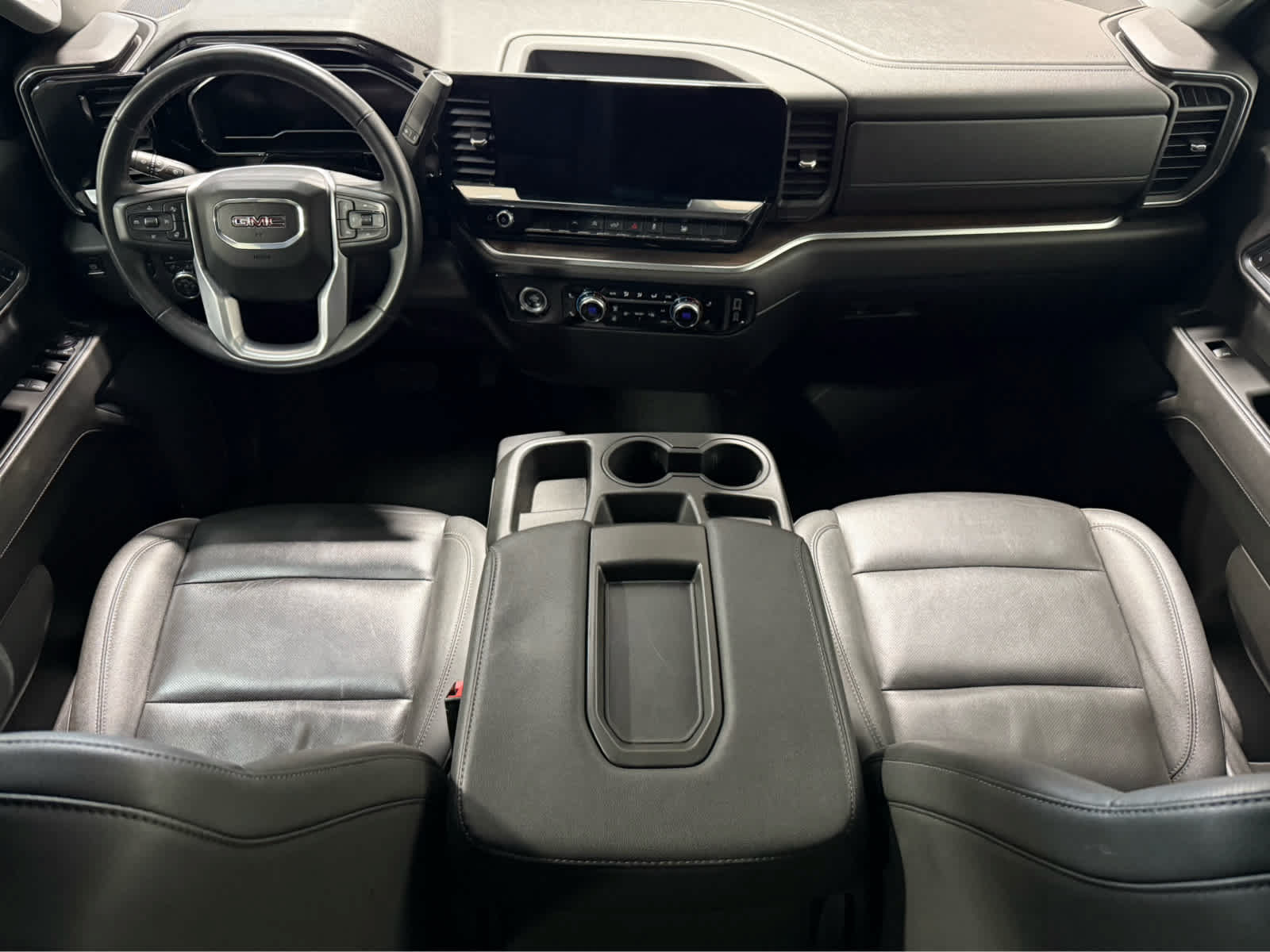 Used 2024 GMC Sierra 1500 SLT AWD/4WD image 17