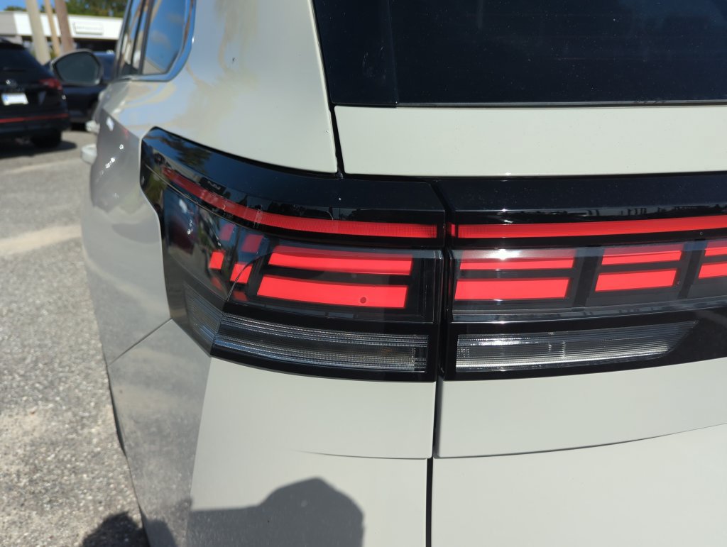 New 2027 Volkswagen Atlas SEL R-Line AWD/4WD image 18