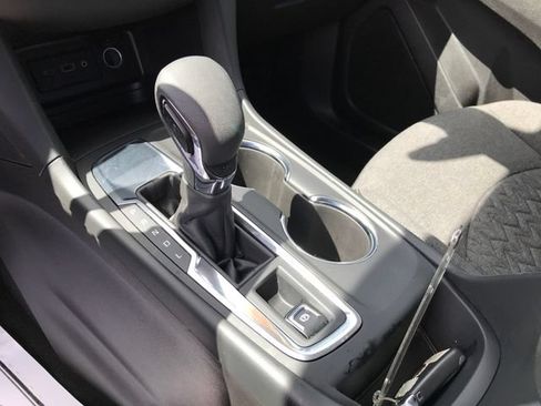 Certified 2024 Chevrolet Equinox LT FWD image 13
