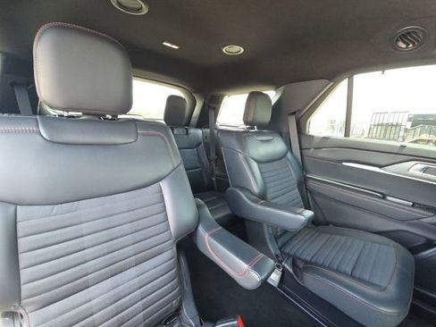 Used 2025 Ford Explorer ST-Line w/ Premium Package RWD image 17