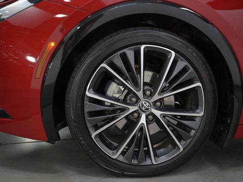 Used 2024 Toyota Prius Limited image 35