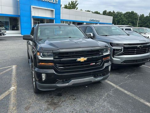 Used 2018 Chevrolet Silverado 1500 LT w/ All Star Edition AWD/4WD image 9