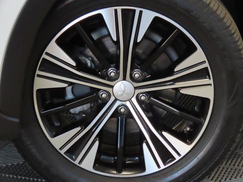 Used 2020 Mitsubishi Eclipse Cross SEL FWD image 6