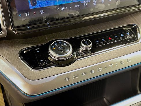 New 2025 Ford Expedition Platinum w/ Platinum Ultimate Package image 16