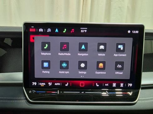 Certified 2025 Volkswagen Tiguan SE w/ Panoramic Sunroof Package image 20