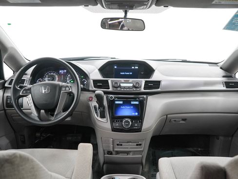 Used 2016 Honda Odyssey SE image 18