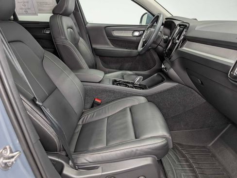 Used 2022 Volvo XC40 T5 Inscription image 42