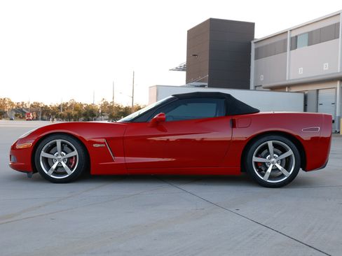 Used 2007 Chevrolet Corvette Convertible w/ Preferred Equipment Group image 8