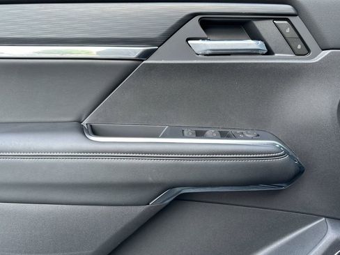 New 2025 GMC Acadia Elevation w/ Elevation Premium Package image 8