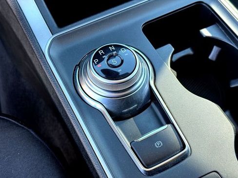 Certified 2021 Ford Edge SE image 18