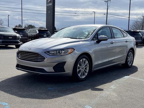 Used 2020 Ford Fusion SE image 7