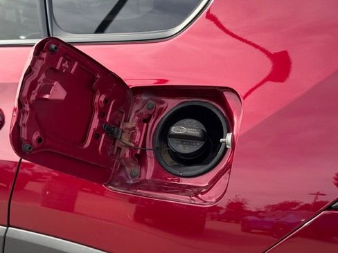 Used 2021 Toyota RAV4 XLE Premium image 32