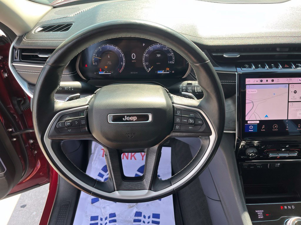 Used 2022 Jeep Grand Cherokee L Limited AWD/4WD image 8
