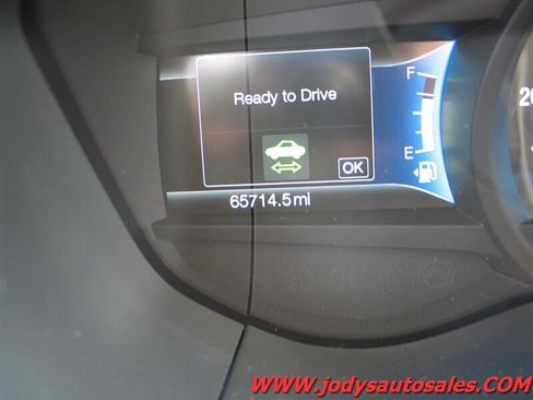 Used 2020 Ford Fusion SE FWD image 14