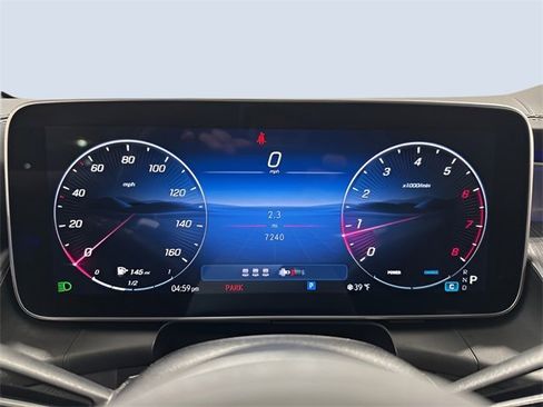 Used 2025 Mercedes-Benz GLC 300 4MATIC image 18