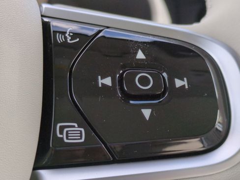 New 2026 Volvo XC60 B5 Ultra w/ Climate Package image 25