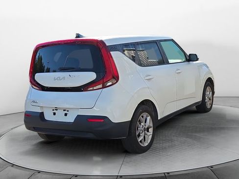 Used 2022 Kia Soul LX w/ Technology Package FWD image 5