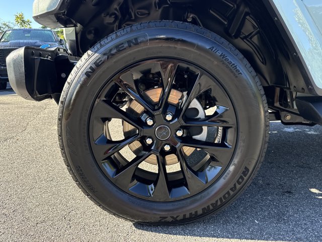 Used 2024 Jeep Wrangler Unlimited Sahara AWD/4WD image 13