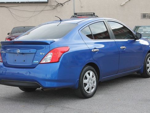 Used 2015 Nissan Versa SV FWD image 8