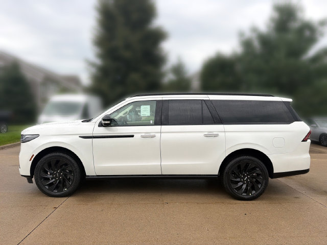 New 2027 Lincoln Navigator L Reserve w/ Jet Appearance Package AWD/4WD image 9