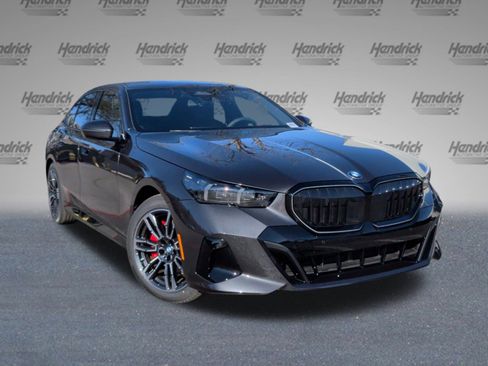 New 2026 BMW 530i xDrive w/ M Sport Package image 2