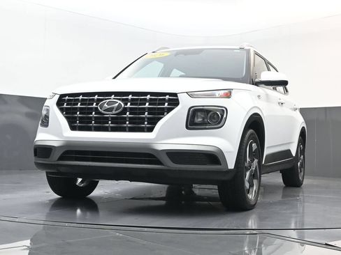 Certified 2026 Hyundai Venue SEL FWD image 28