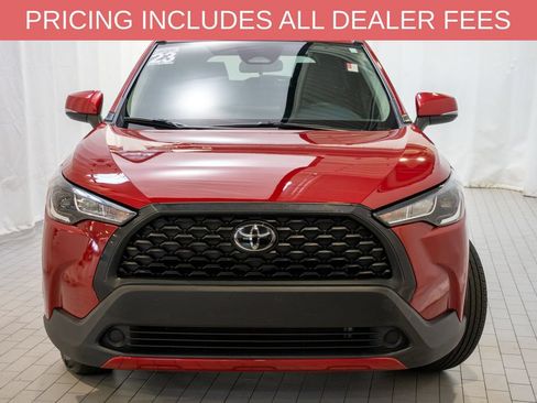 Certified 2023 Toyota Corolla Cross LE FWD image 2
