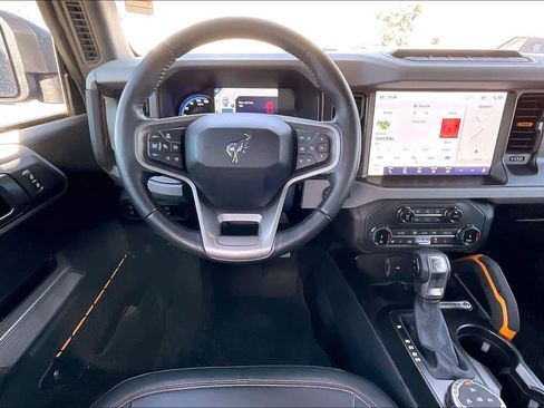 Used 2022 Ford Bronco Badlands image 5