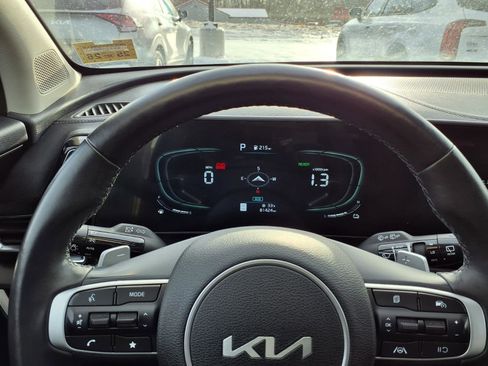 Used 2023 Kia Sportage EX AWD/4WD image 9