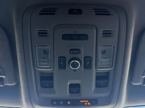 Used 2022 Cadillac Escalade Sport Platinum w/ LPO, ONYX Package image 41