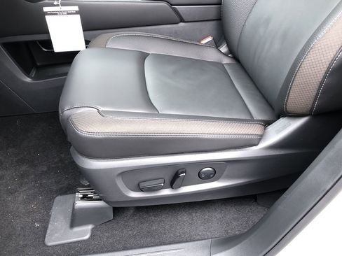 New 2025 Nissan Pathfinder SL image 23