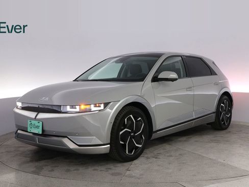 Used 2024 Hyundai Ioniq 5 Limited image 2