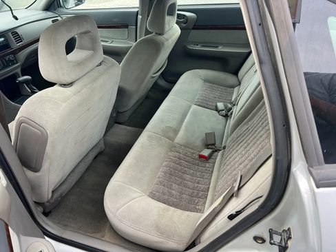 Used 2002 Chevrolet Impala LS w/ Preferred Equipment Group FWD image 6