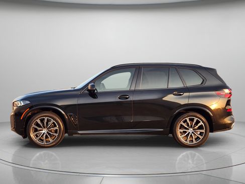 Used 2024 BMW X5 sDrive40i w/ M Sport Package RWD image 2