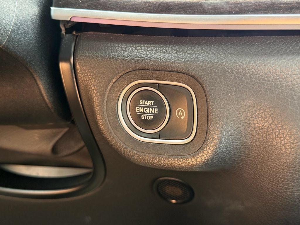Used 2020 Mercedes-Benz GLE 350 w/ Premium Package image 26
