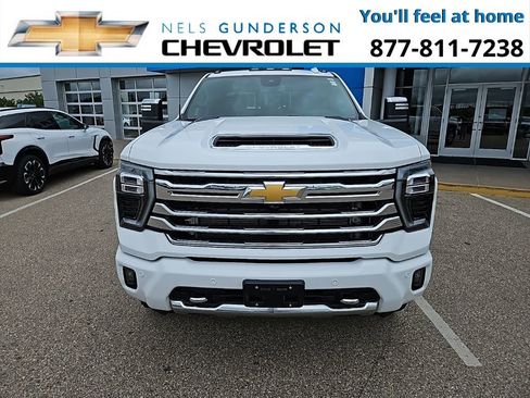 Used 2024 Chevrolet Silverado 3500 High Country w/ Z71 Off-Road Package AWD/4WD image 2