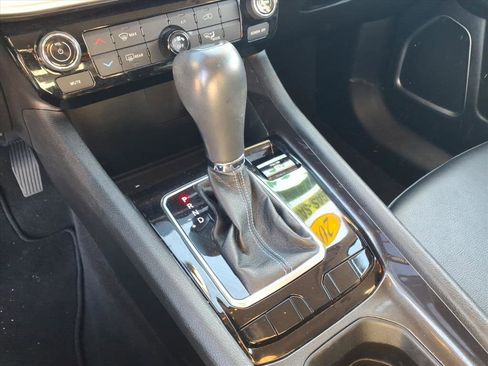 Used 2022 Jeep Compass Latitude image 35