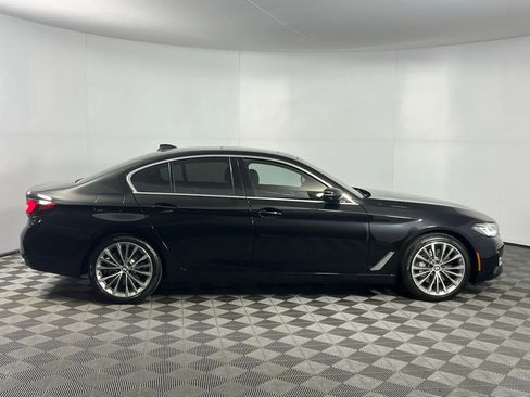 Used 2023 BMW 530i w/ Premium Package image 4