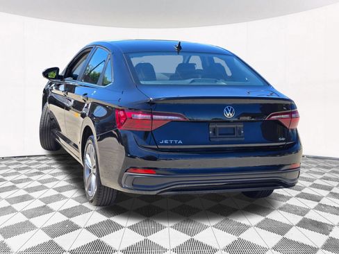 Used 2024 Volkswagen Jetta SE FWD image 18