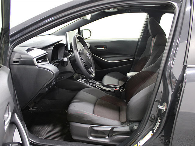 Certified 2025 Toyota Corolla SE w/ SE Premium Package FWD image 11