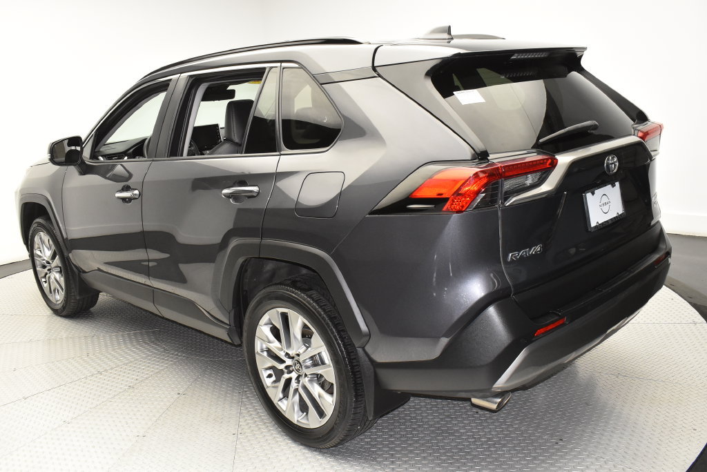 Used 2022 Toyota RAV4 Limited AWD/4WD image 7