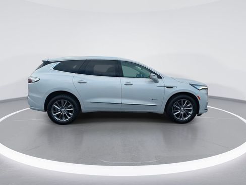Used 2022 Buick Enclave Avenir w/ Avenir Technology Package image 9